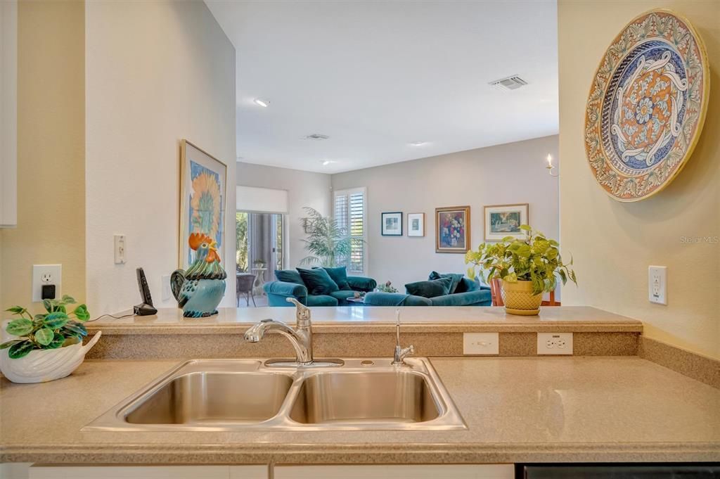 En Venta: $395,000 (2 camas, 2 baños, 1576 Pies cuadrados)