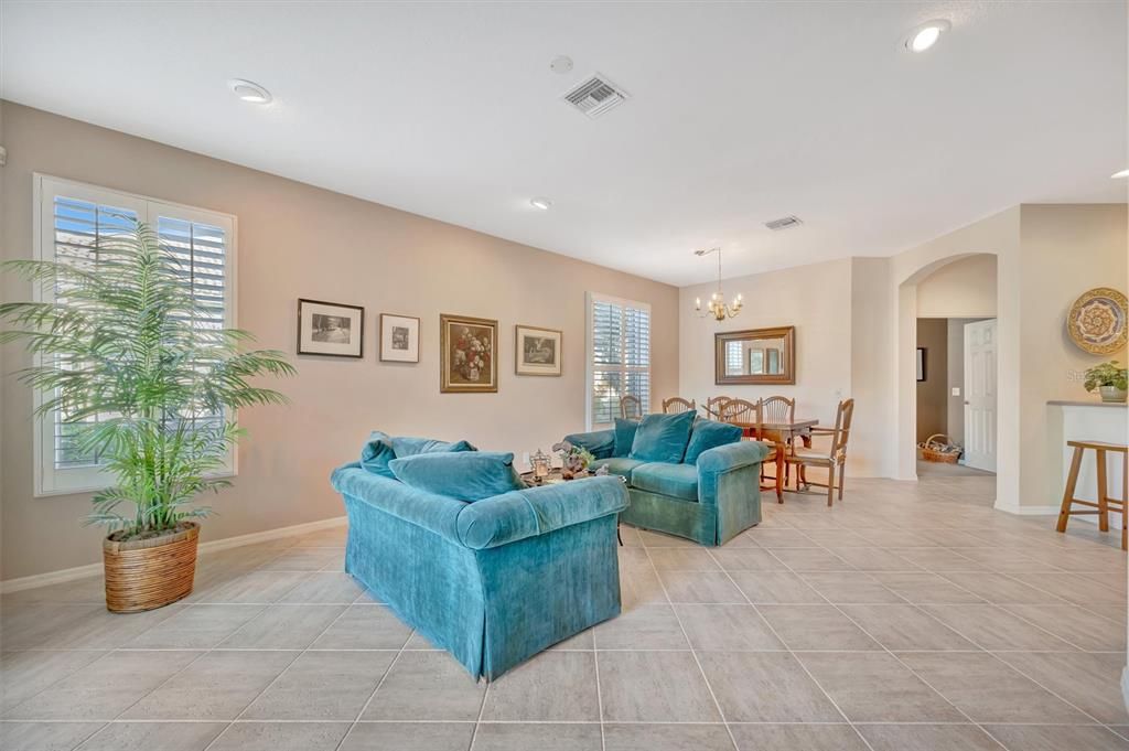 En Venta: $395,000 (2 camas, 2 baños, 1576 Pies cuadrados)