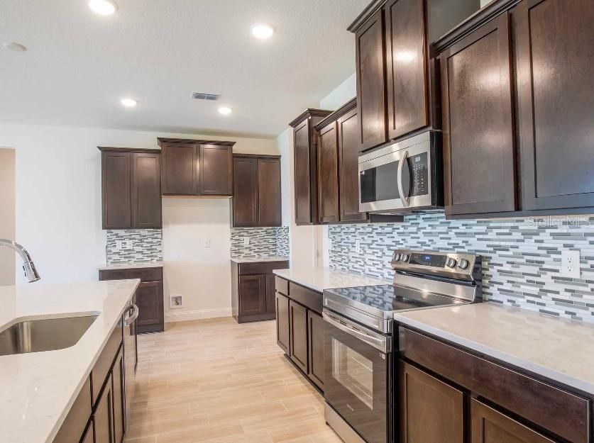 待售: $499,900 (4 贝兹, 3 浴室, 2434 平方英尺)