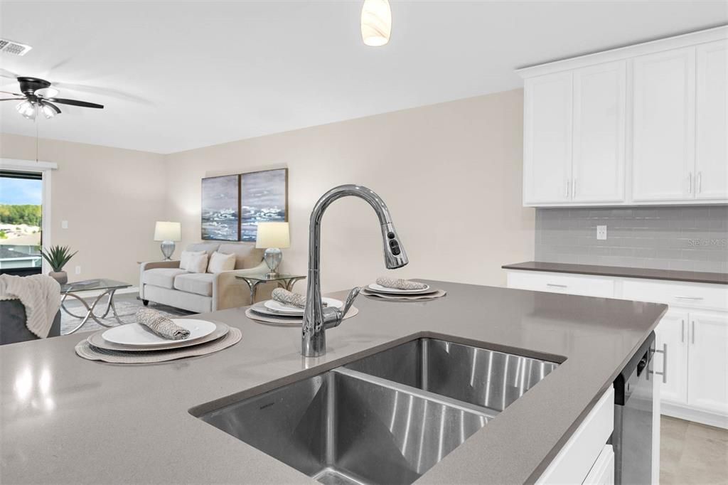 待售: $364,879 (4 贝兹, 2 浴室, 1850 平方英尺)