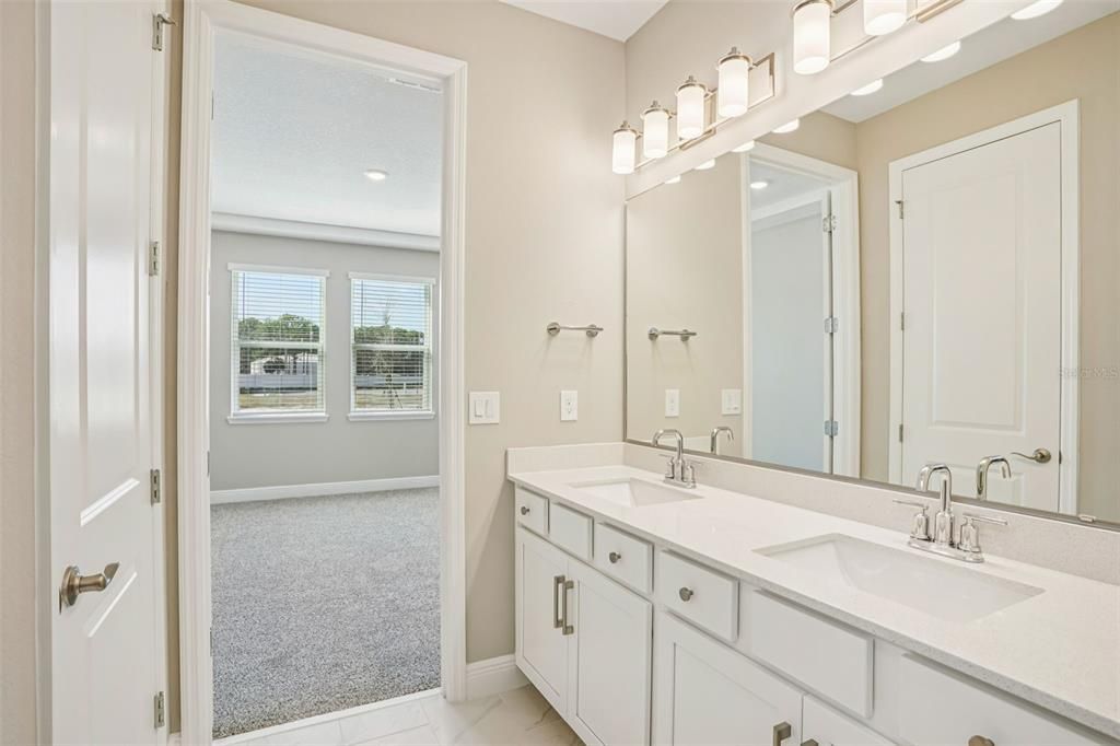 На продажу: $376,990 (4 спален, 2 ванн, 1908 Квадратных фут)