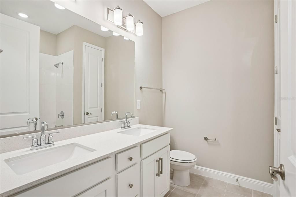 На продажу: $376,990 (4 спален, 2 ванн, 1908 Квадратных фут)