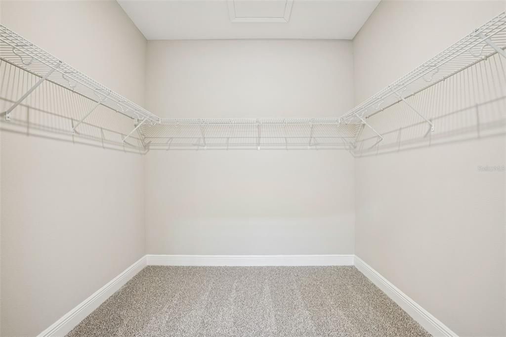 На продажу: $376,990 (4 спален, 2 ванн, 1908 Квадратных фут)