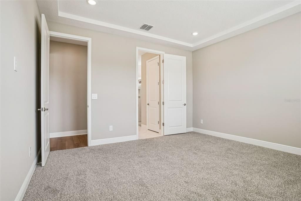 На продажу: $376,990 (4 спален, 2 ванн, 1908 Квадратных фут)