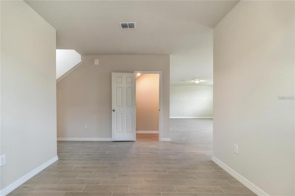 For Sale: $395,000 (4 beds, 3 baths, 2687 Square Feet)