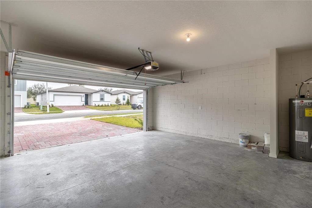 For Sale: $395,000 (4 beds, 3 baths, 2687 Square Feet)