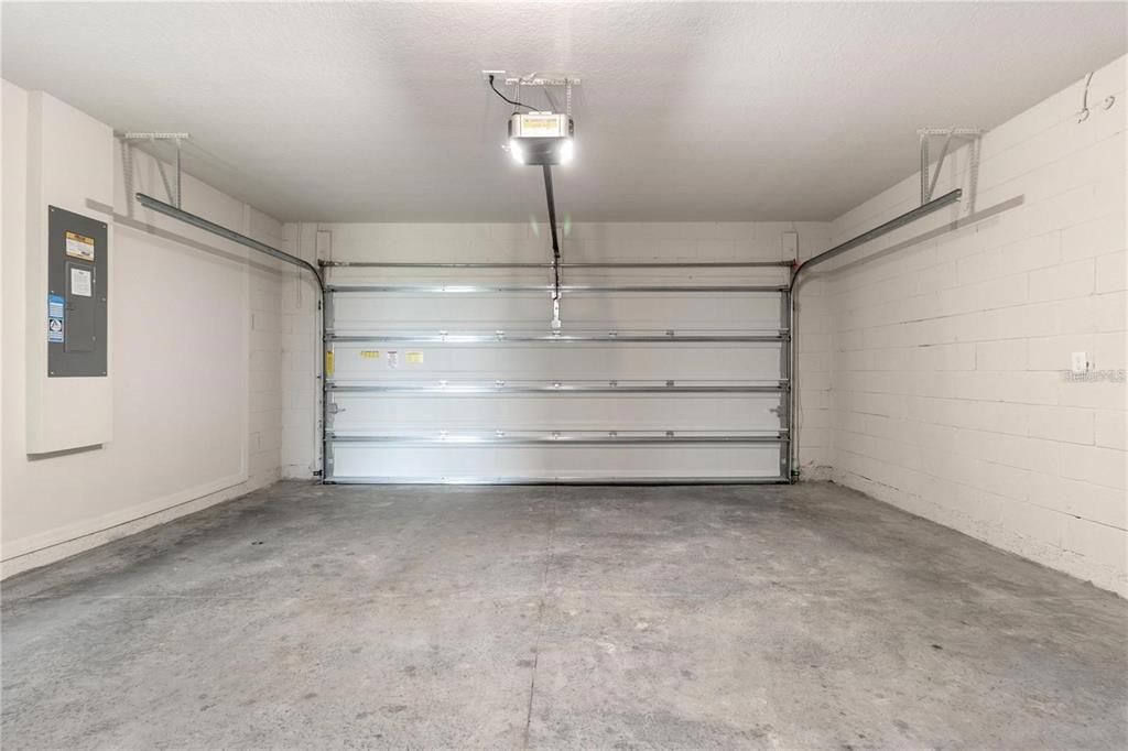 For Sale: $395,000 (4 beds, 3 baths, 2687 Square Feet)