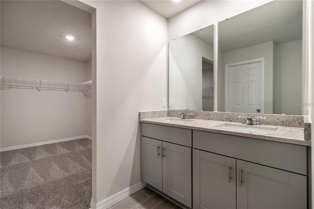 For Sale: $395,000 (4 beds, 3 baths, 2687 Square Feet)