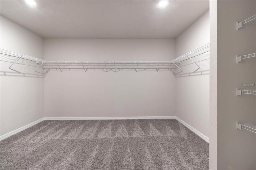 For Sale: $395,000 (4 beds, 3 baths, 2687 Square Feet)