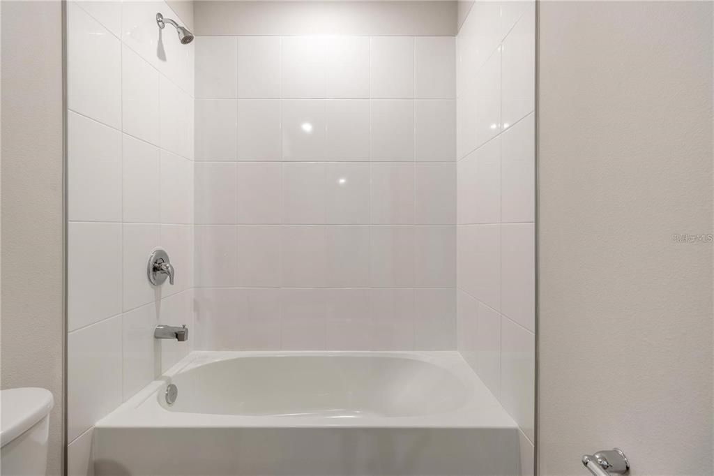 For Sale: $395,000 (4 beds, 3 baths, 2687 Square Feet)