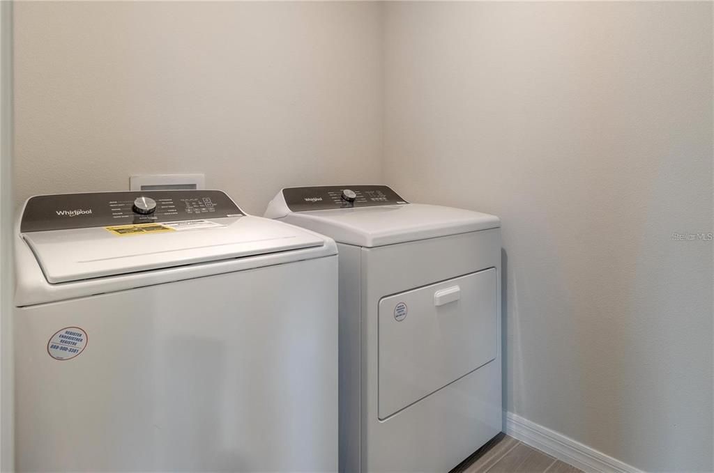 For Sale: $395,000 (4 beds, 3 baths, 2687 Square Feet)