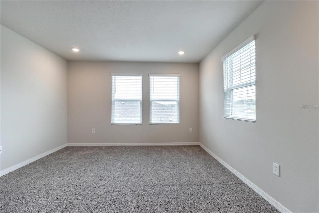 For Sale: $395,000 (4 beds, 3 baths, 2687 Square Feet)