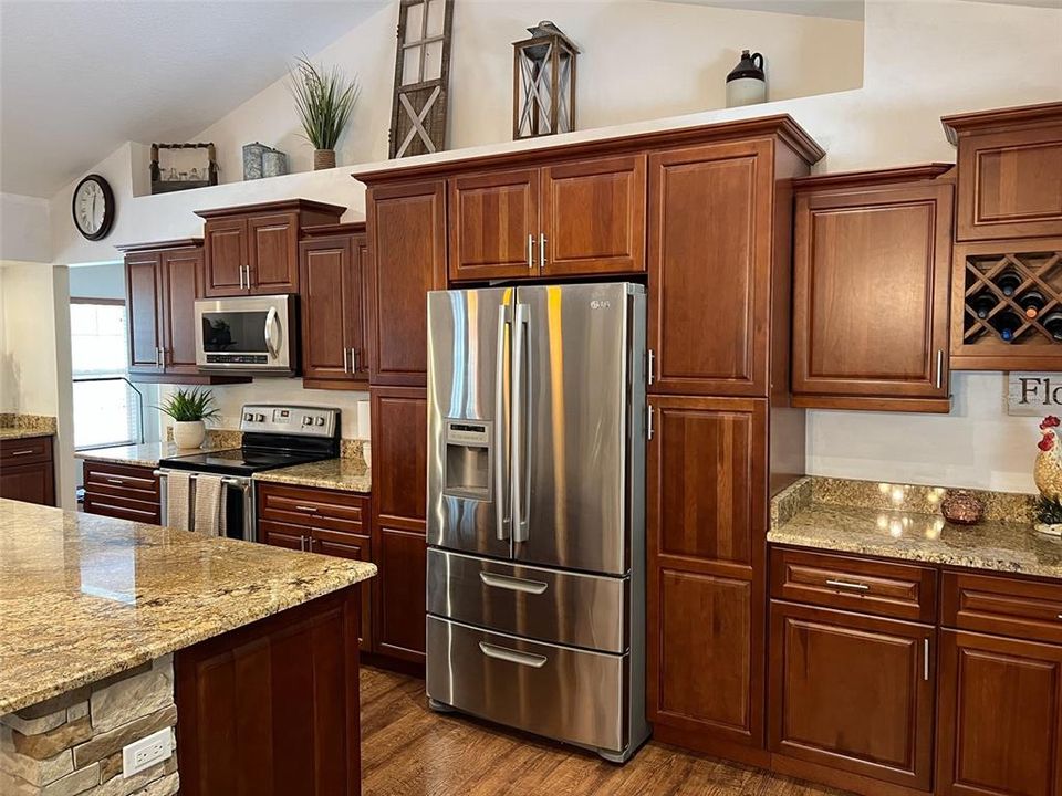 На продажу: $749,900 (3 спален, 3 ванн, 2561 Квадратных фут)