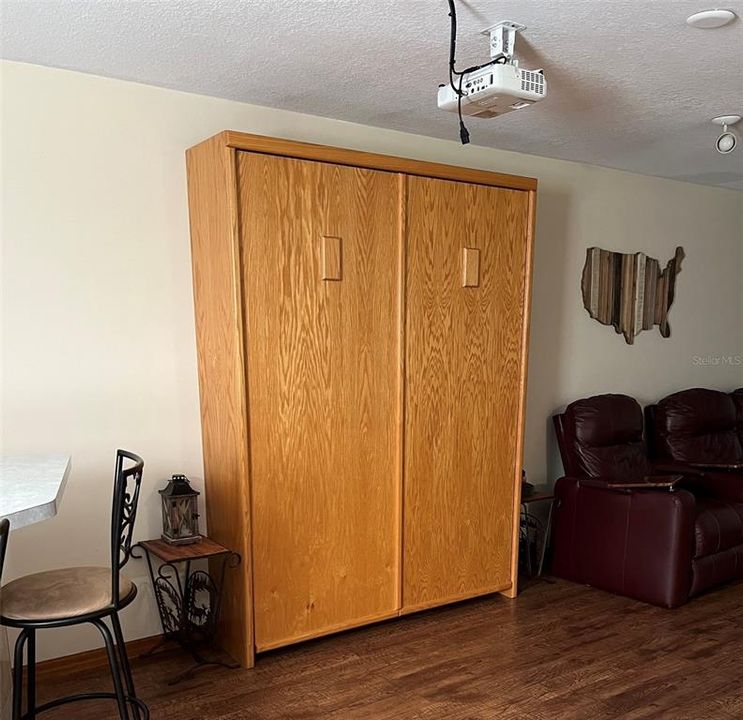 На продажу: $749,900 (3 спален, 3 ванн, 2561 Квадратных фут)