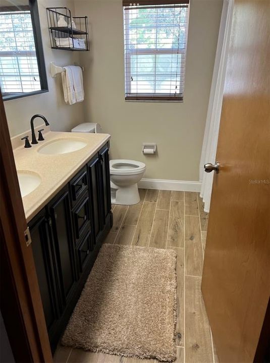 На продажу: $749,900 (3 спален, 3 ванн, 2561 Квадратных фут)