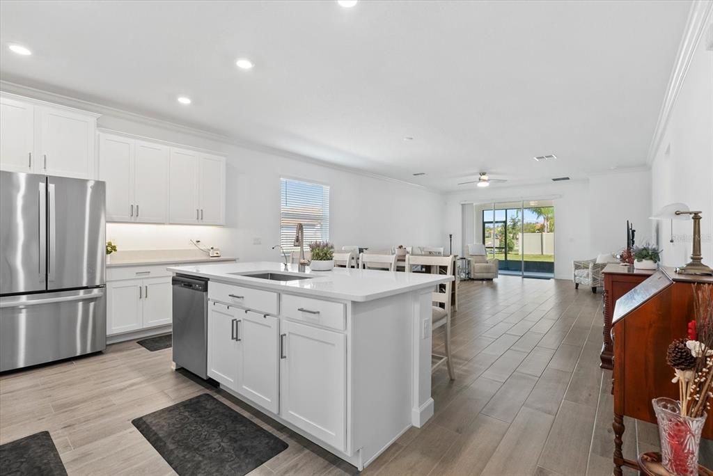 En Venta: $415,000 (3 camas, 2 baños, 2128 Pies cuadrados)