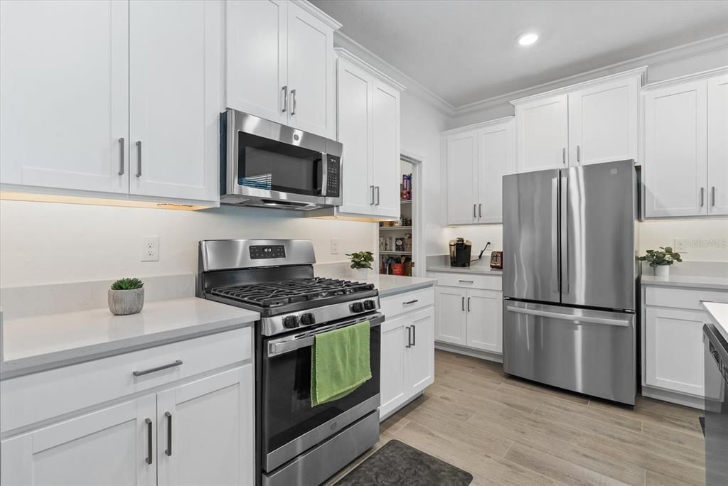 En Venta: $415,000 (3 camas, 2 baños, 2128 Pies cuadrados)