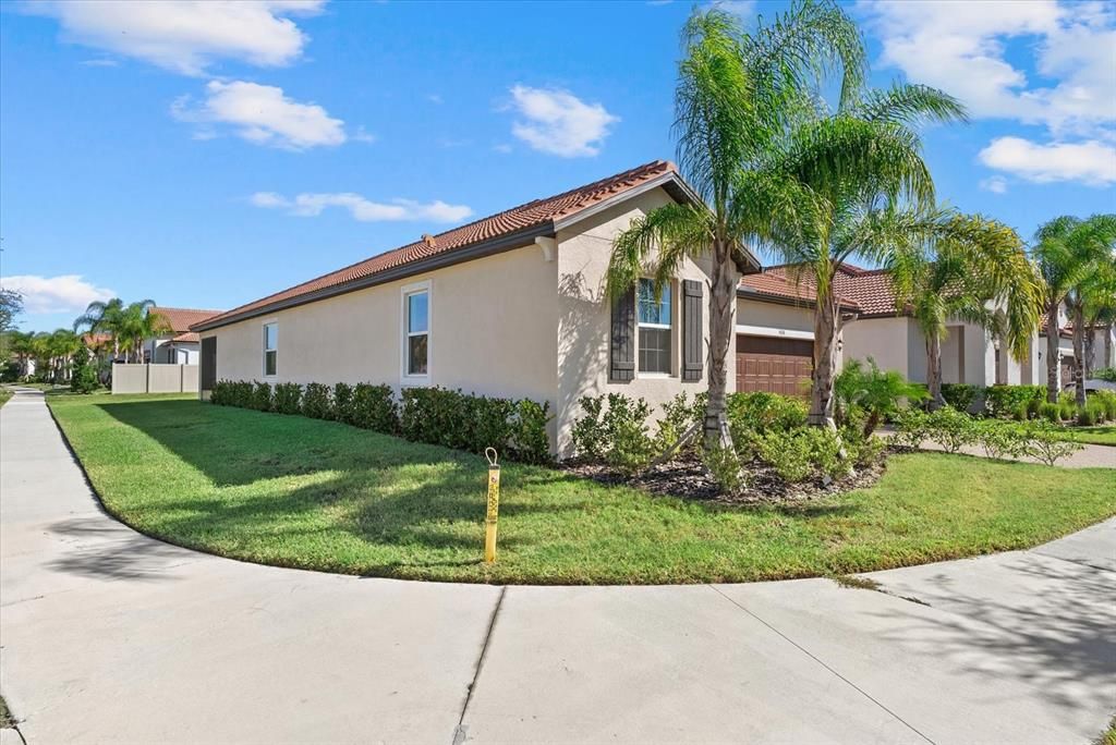 En Venta: $415,000 (3 camas, 2 baños, 2128 Pies cuadrados)