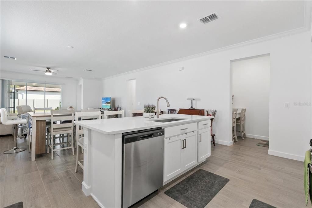 En Venta: $415,000 (3 camas, 2 baños, 2128 Pies cuadrados)