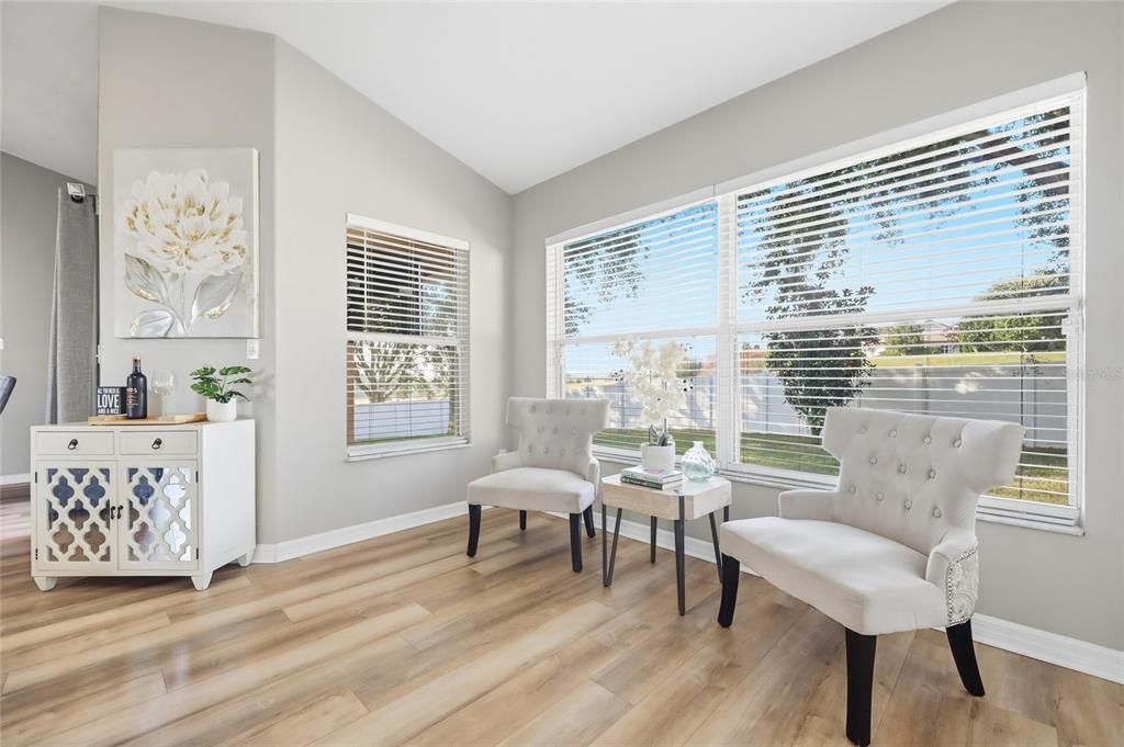 Под контрактом: $425,000 (3 спален, 2 ванн, 1760 Квадратных фут)