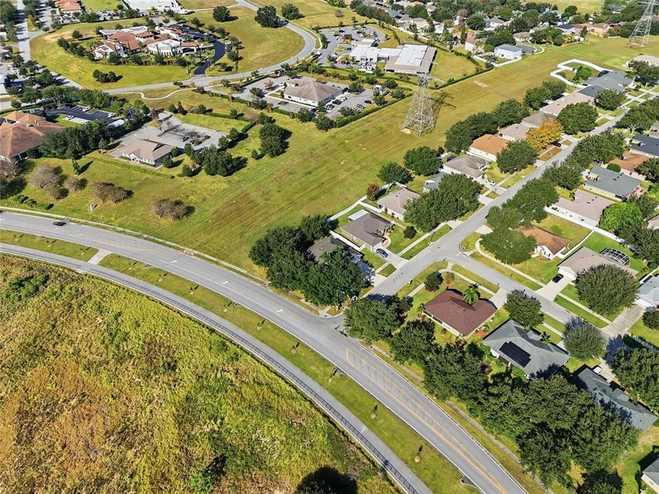 Под контрактом: $425,000 (3 спален, 2 ванн, 1760 Квадратных фут)