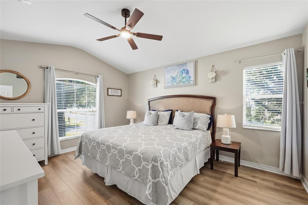 Под контрактом: $425,000 (3 спален, 2 ванн, 1760 Квадратных фут)