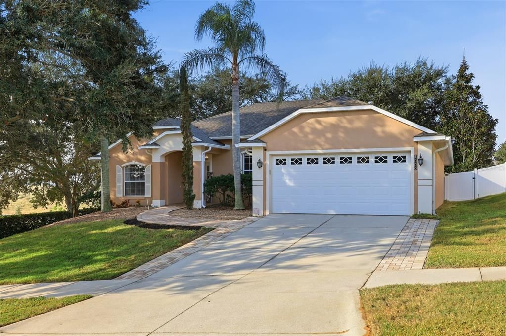 Под контрактом: $425,000 (3 спален, 2 ванн, 1760 Квадратных фут)