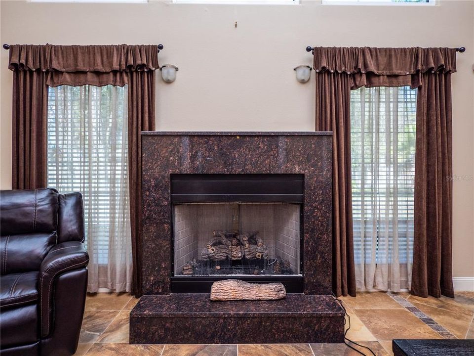 For Sale: $925,000 (4 beds, 4 baths, 2596 Square Feet)