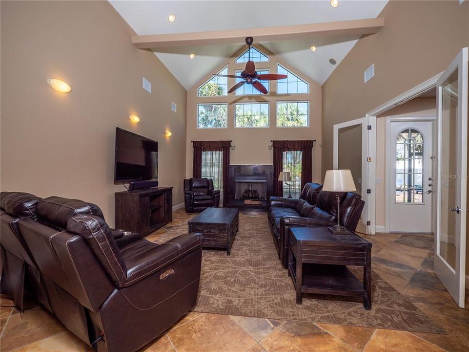 For Sale: $925,000 (4 beds, 4 baths, 2596 Square Feet)