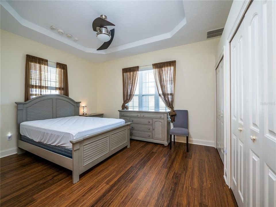 For Sale: $925,000 (4 beds, 4 baths, 2596 Square Feet)