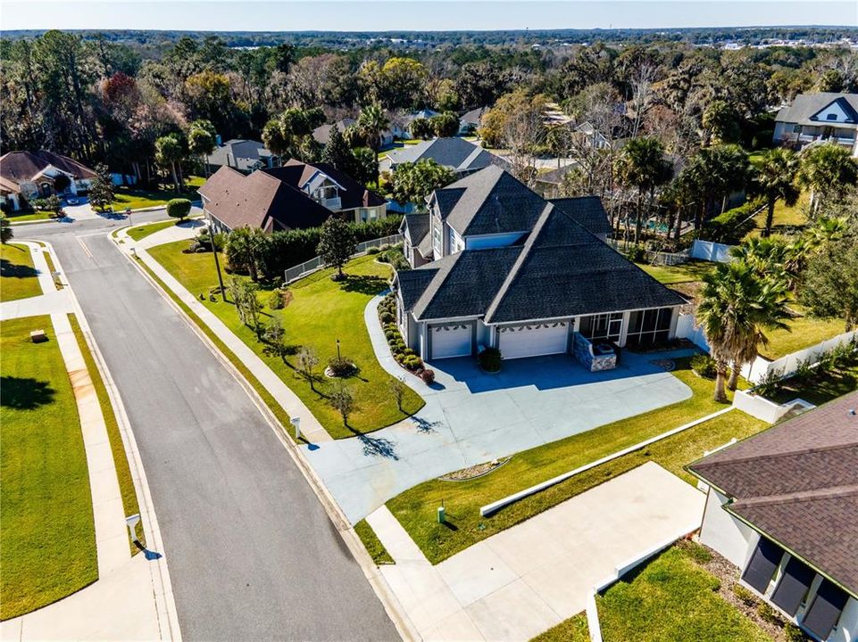 For Sale: $925,000 (4 beds, 4 baths, 2596 Square Feet)