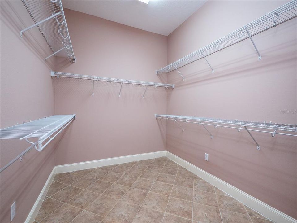 For Sale: $925,000 (4 beds, 4 baths, 2596 Square Feet)