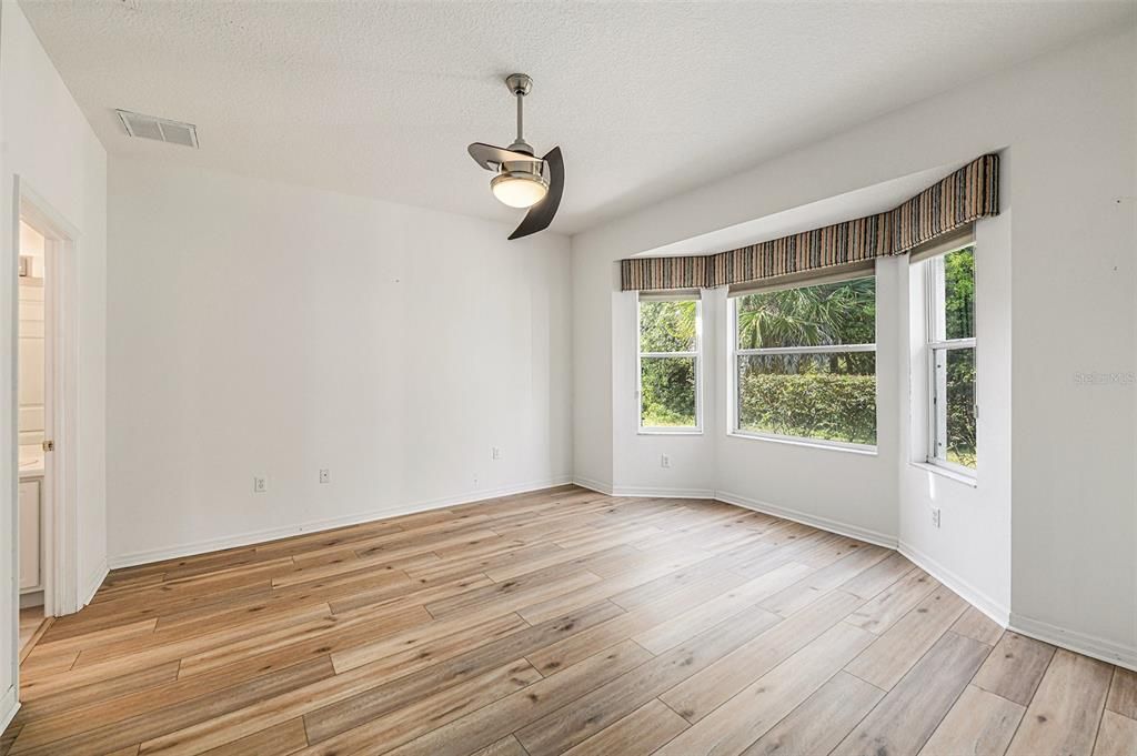 Active With Contract: $315,000 (2 beds, 2 baths, 1451 Square Feet)