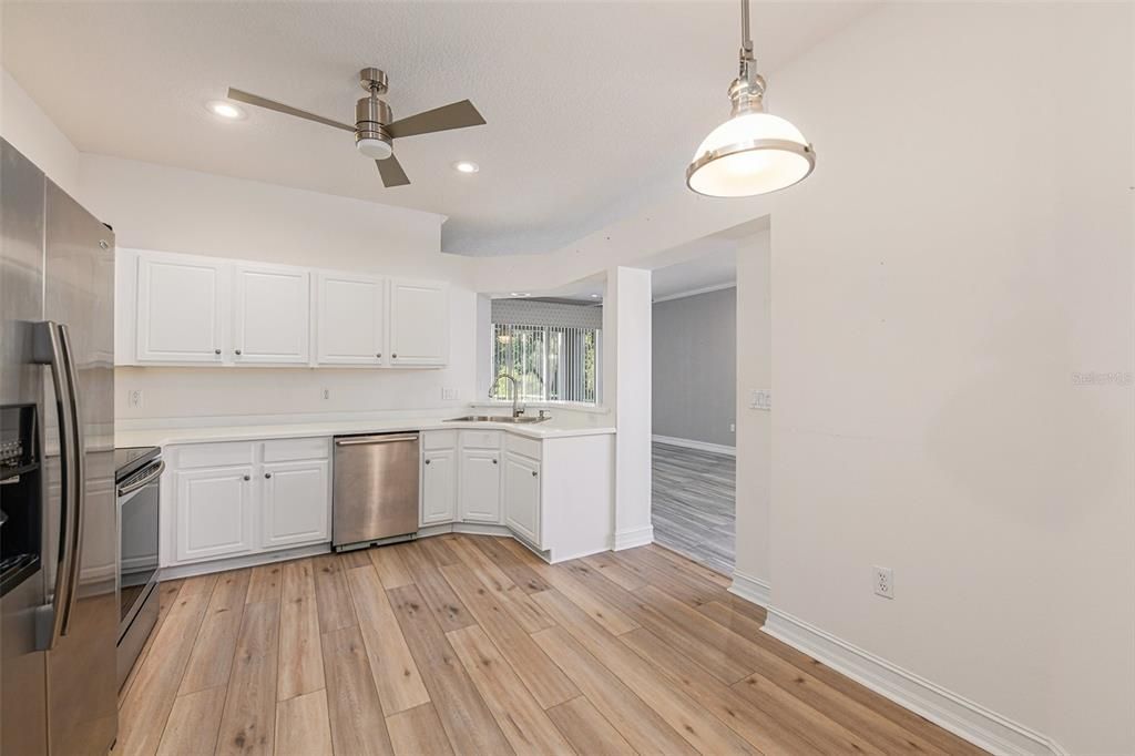 Active With Contract: $315,000 (2 beds, 2 baths, 1451 Square Feet)