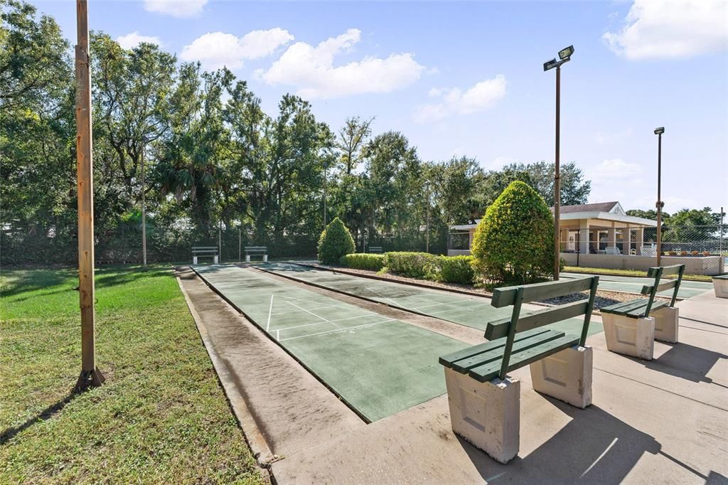 For Sale: $139,500 (2 beds, 1 baths, 994 Square Feet)