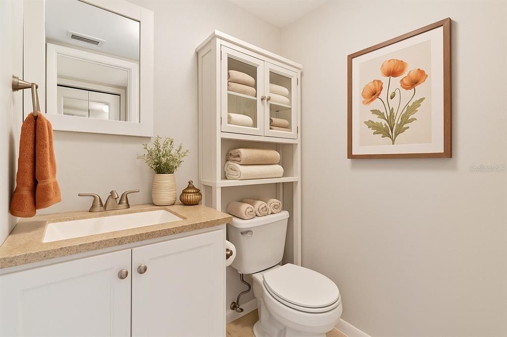 For Sale: $139,500 (2 beds, 1 baths, 994 Square Feet)