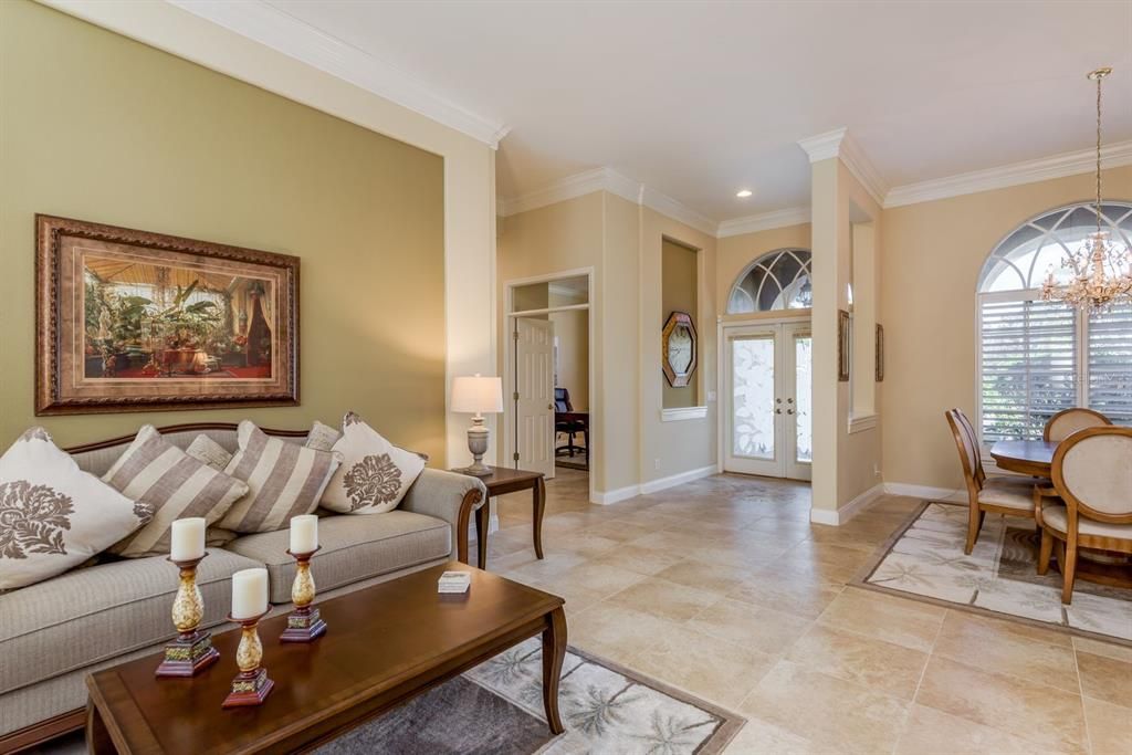 En Venta: $925,000 (4 camas, 3 baños, 3059 Pies cuadrados)