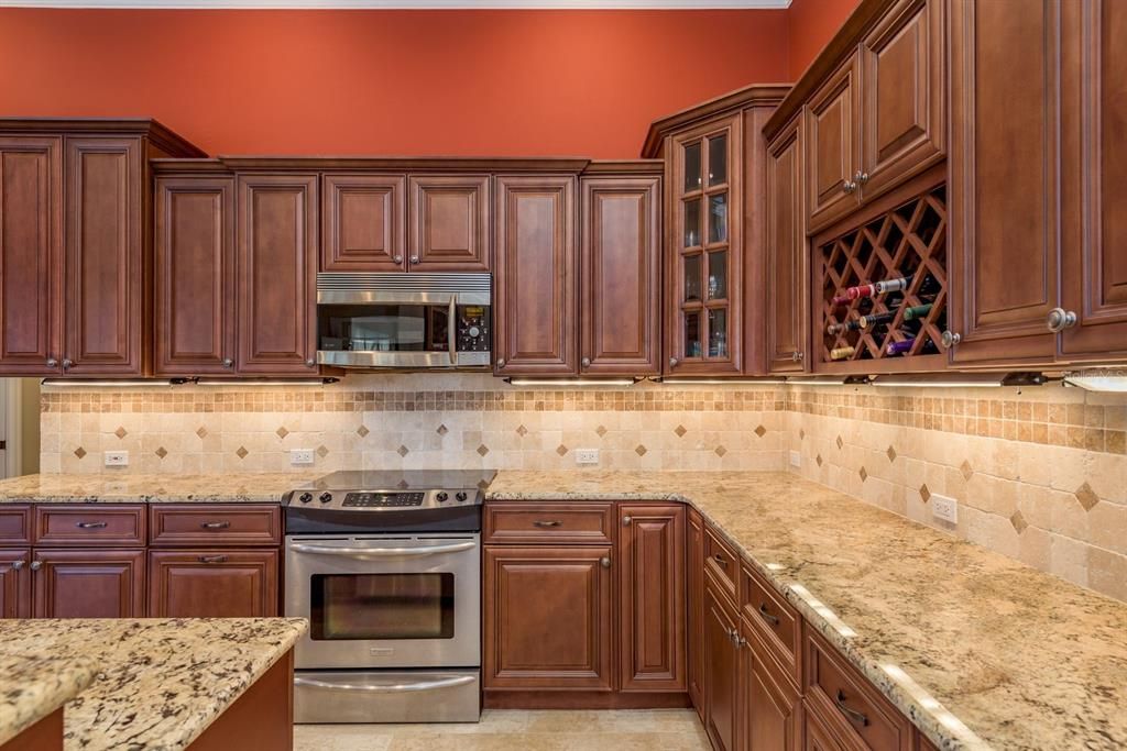 En Venta: $925,000 (4 camas, 3 baños, 3059 Pies cuadrados)