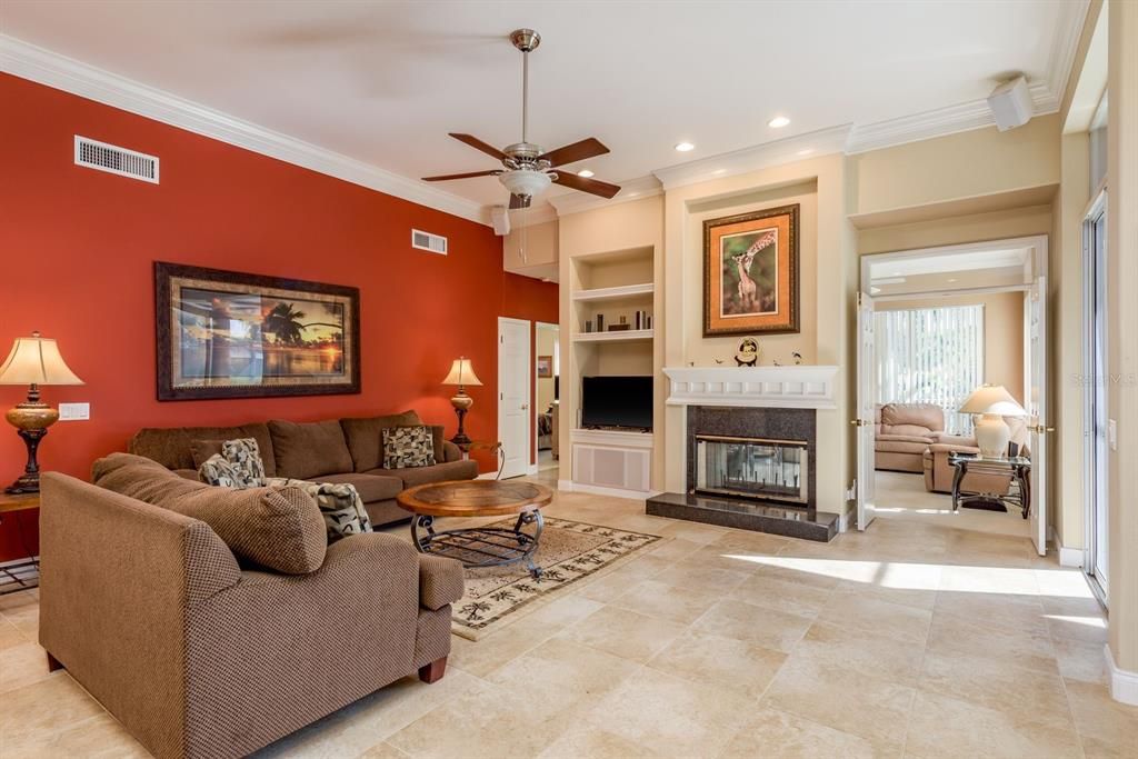 En Venta: $925,000 (4 camas, 3 baños, 3059 Pies cuadrados)