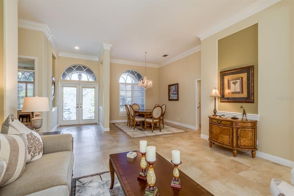 En Venta: $925,000 (4 camas, 3 baños, 3059 Pies cuadrados)