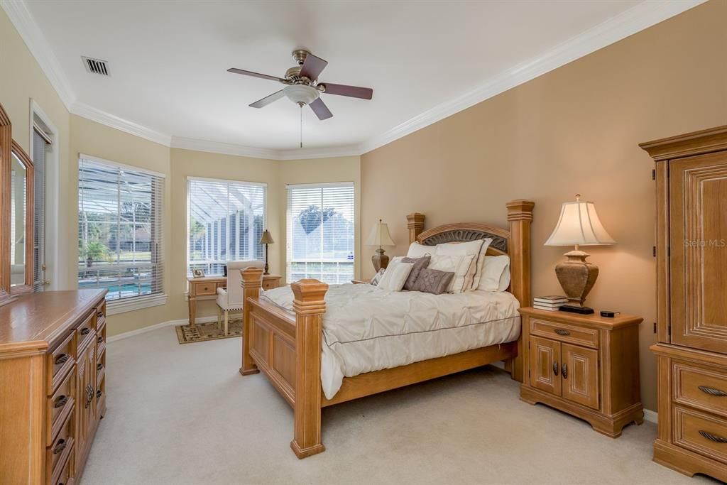 En Venta: $925,000 (4 camas, 3 baños, 3059 Pies cuadrados)