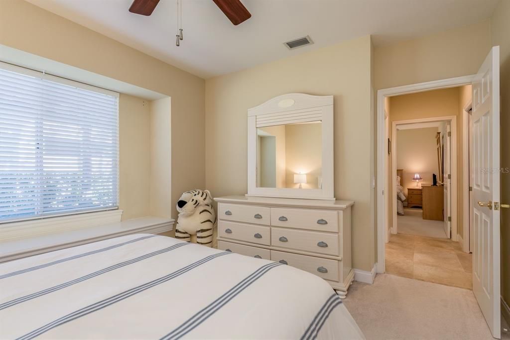 En Venta: $925,000 (4 camas, 3 baños, 3059 Pies cuadrados)