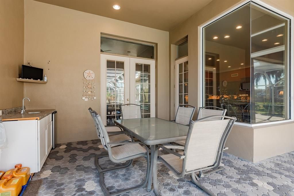 En Venta: $925,000 (4 camas, 3 baños, 3059 Pies cuadrados)