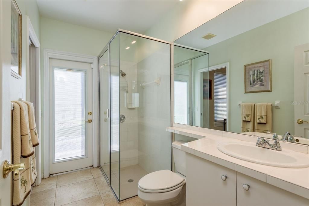 En Venta: $925,000 (4 camas, 3 baños, 3059 Pies cuadrados)