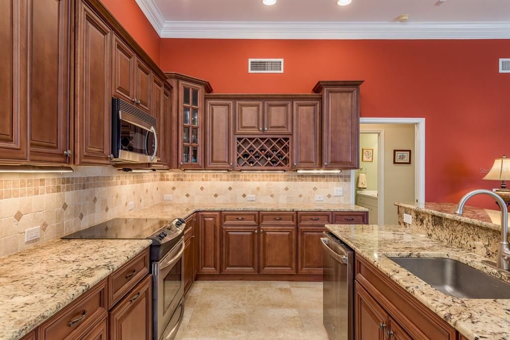 En Venta: $925,000 (4 camas, 3 baños, 3059 Pies cuadrados)