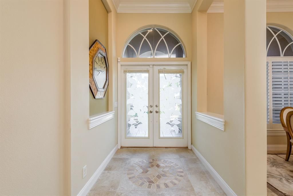 En Venta: $925,000 (4 camas, 3 baños, 3059 Pies cuadrados)