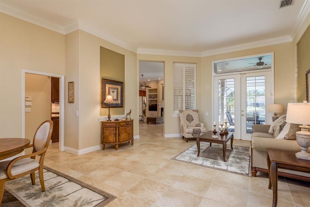 En Venta: $925,000 (4 camas, 3 baños, 3059 Pies cuadrados)