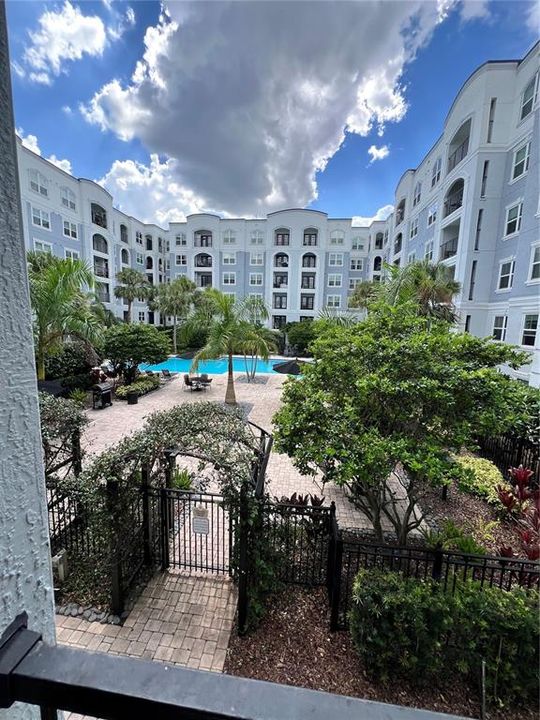 For Rent: $1,450 (1 beds, 1 baths, 744 Square Feet)