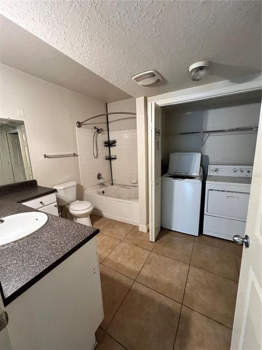 For Rent: $1,450 (1 beds, 1 baths, 744 Square Feet)