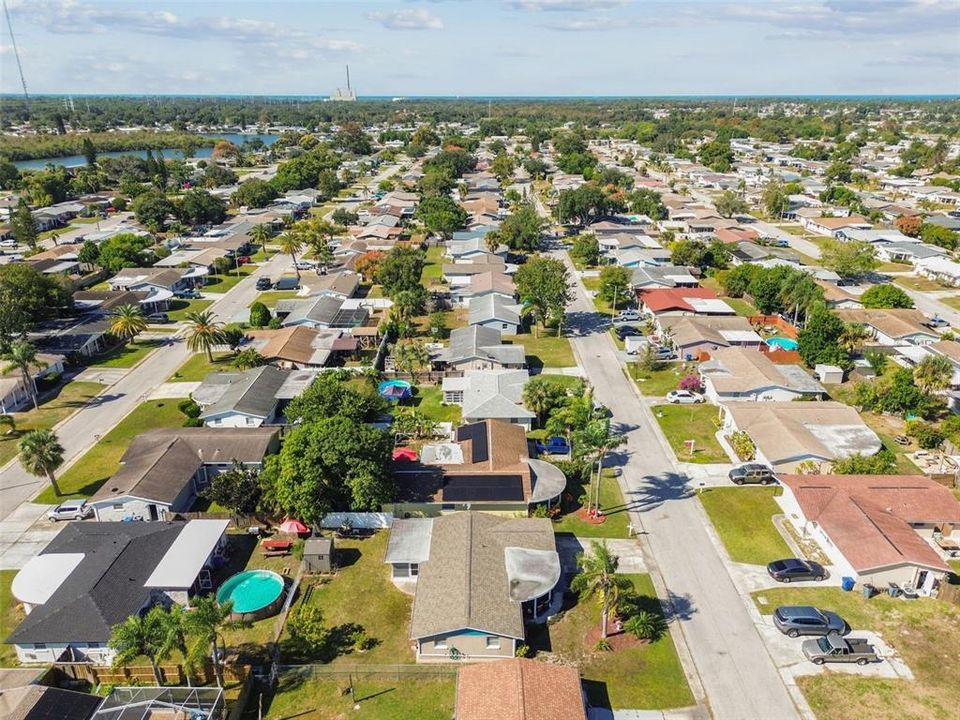 Active With Contract: $249,900 (2 beds, 2 baths, 936 Square Feet)